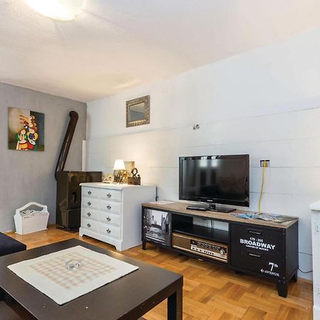 Amazing Apartment In Novi Vinodolski With Wifi Zewnętrze zdjęcie