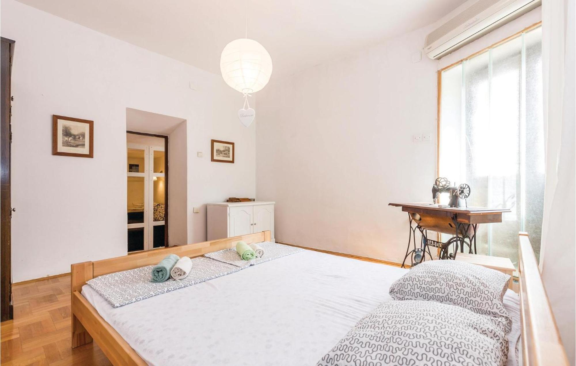 Amazing Apartment In Novi Vinodolski With Wifi Zewnętrze zdjęcie