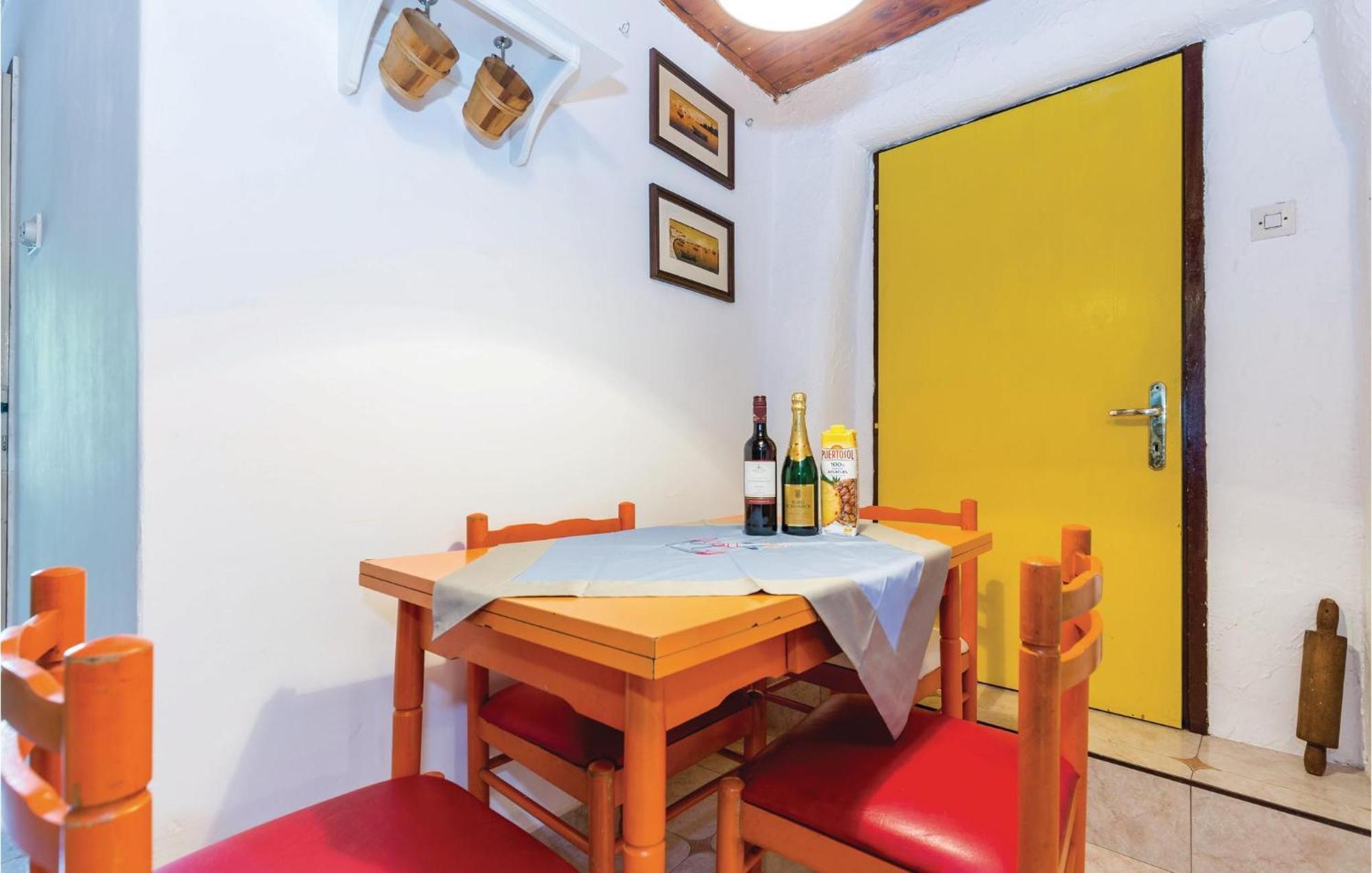 Amazing Apartment In Novi Vinodolski With Wifi Zewnętrze zdjęcie