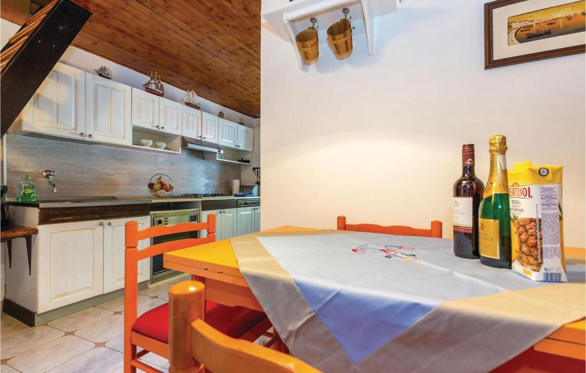 Amazing Apartment In Novi Vinodolski With Wifi Zewnętrze zdjęcie